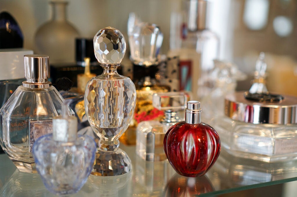 Manufacturer of fragrances perfumes, diifuser & personal care products